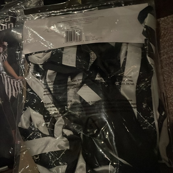 Haunted Harlequin NWT kids - Picture 3 of 4